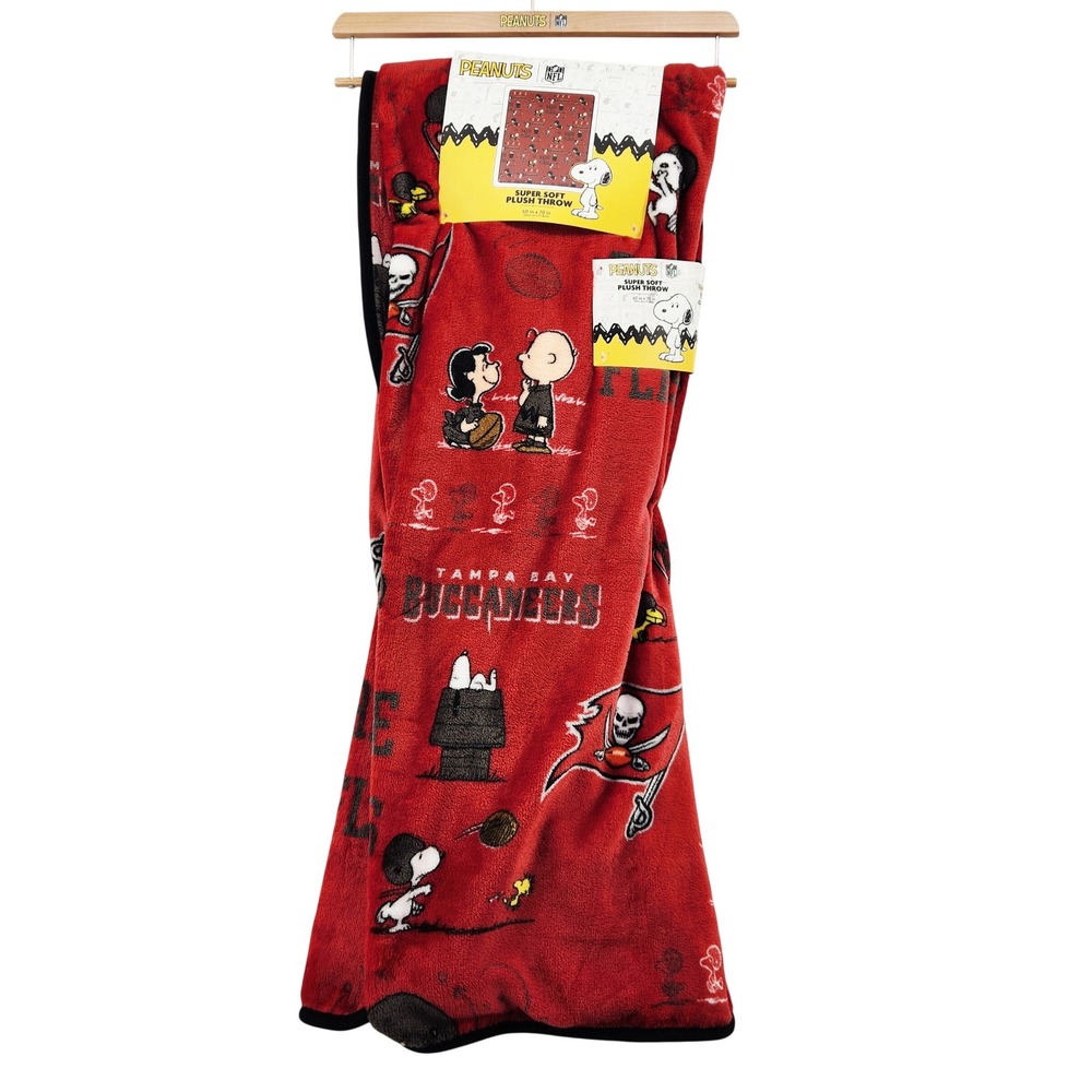 Peanuts NFL Tampa Bay Buccaneers Snoopy Plush Throw Blanket 60x70 Red Pegasus